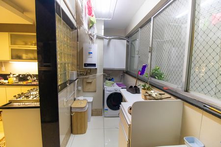 Apartamento à venda com 308m², 4 quartos e 1 vaga Apartamento à venda com 308m², 4 quartos e 1 vagaÁrea de Serviço