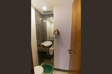 Apartamento à venda com 308m², 4 quartos e 1 vaga Apartamento à venda com 308m², 4 quartos e 1 vagaLavabo