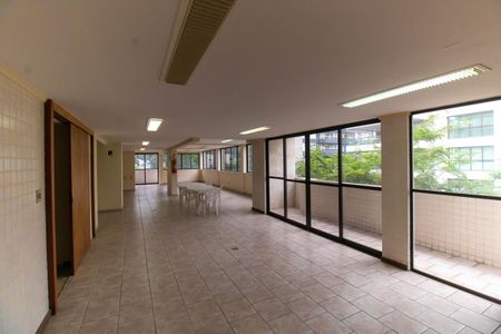 Apartamento à venda com 308m², 4 quartos e 1 vaga Apartamento à venda com 308m², 4 quartos e 1 vagaÁrea comum