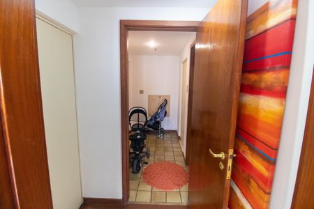 Apartamento à venda com 308m², 4 quartos e 1 vaga Apartamento à venda com 308m², 4 quartos e 1 vagaHall de entrada