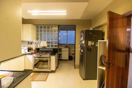 Apartamento à venda com 308m², 4 quartos e 1 vaga Apartamento à venda com 308m², 4 quartos e 1 vagaCozinha