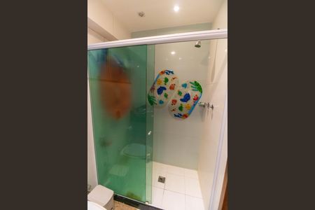 Apartamento à venda com 308m², 4 quartos e 1 vaga Apartamento à venda com 308m², 4 quartos e 1 vagaBanheiro Social