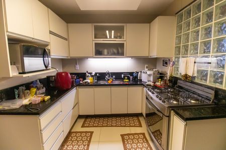 Apartamento à venda com 308m², 4 quartos e 1 vaga Apartamento à venda com 308m², 4 quartos e 1 vagaCozinha