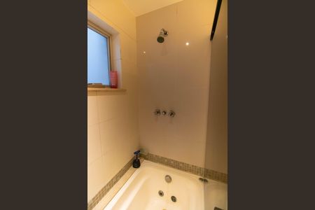 Apartamento à venda com 308m², 4 quartos e 1 vaga Apartamento à venda com 308m², 4 quartos e 1 vagaBanheiro da Suíte