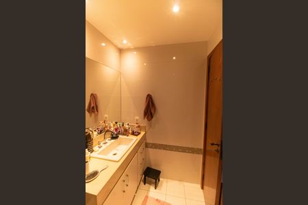 Apartamento à venda com 308m², 4 quartos e 1 vaga Apartamento à venda com 308m², 4 quartos e 1 vagaBanheiro da Suíte