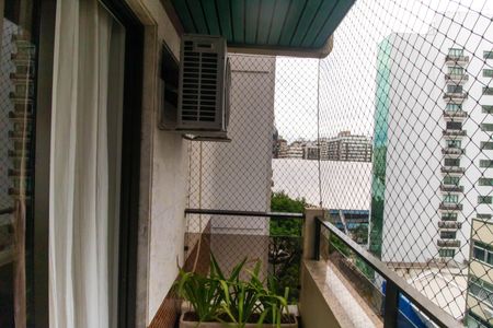 Apartamento à venda com 308m², 4 quartos e 1 vaga Apartamento à venda com 308m², 4 quartos e 1 vagaVaranda da Suíte