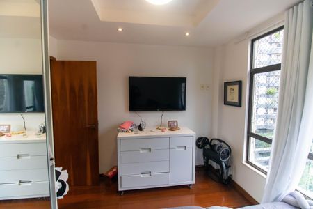 Apartamento à venda com 308m², 4 quartos e 1 vaga Apartamento à venda com 308m², 4 quartos e 1 vagaQuarto 1