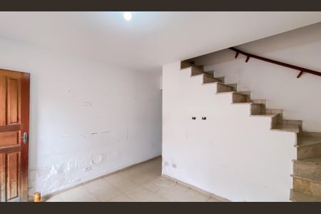 Sala de casa de condomínio para alugar com 2 quartos, 60m² em Vila Ré, São Paulo