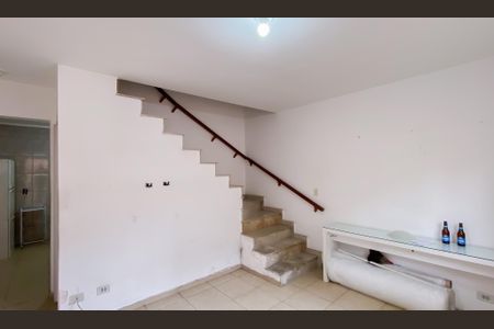 Sala de casa de condomínio para alugar com 2 quartos, 60m² em Vila Ré, São Paulo