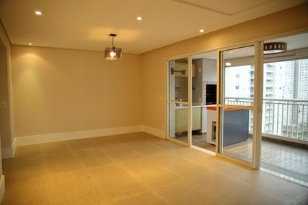 Apartamento para alugar com 123m², 3 quartos e 2 vagasSala