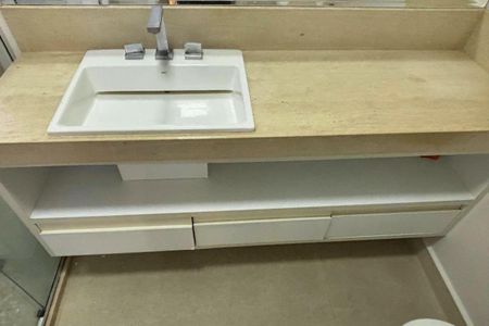 Apartamento para alugar com 123m², 3 quartos e 2 vagasSuíte 1  - Banheiro 