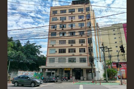 Studio à venda com 50m², 1 quarto e sem vaga Studio à venda com 50m², 1 quarto e sem vagaFachada e portaria