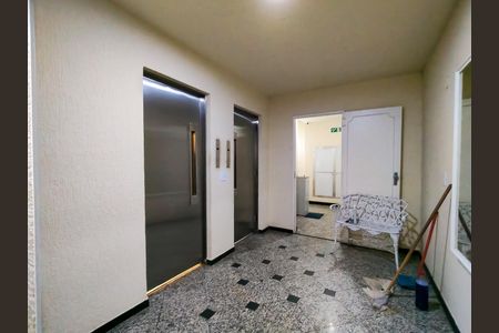 Studio à venda com 50m², 1 quarto e sem vaga Studio à venda com 50m², 1 quarto e sem vagaFachada e portaria