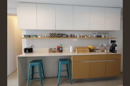 Apartamento à venda com 129m², 3 quartos e 2 vagasCozinha