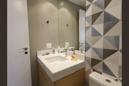 Apartamento à venda com 129m², 3 quartos e 2 vagasBanheiro da Suíte 1