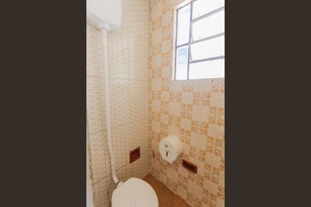 Casa para alugar com 332m², 4 quartos e 1 vaga Casa para alugar com 332m², 4 quartos e 1 vagaBanheiro de serviço