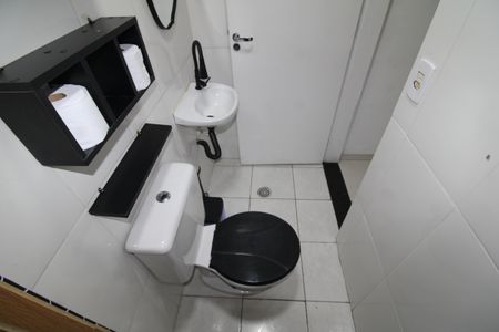 Banheiro de kitnet/studio para alugar com 1 quarto, 32m² em Santana, São Paulo