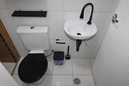 Banheiro de kitnet/studio para alugar com 1 quarto, 32m² em Santana, São Paulo