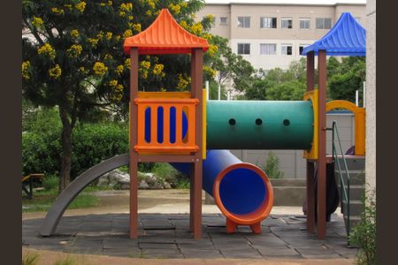 Apartamento para alugar com 41m², 2 quartos e sem vagaÁrea comum  - Playground