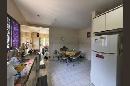 Casa à venda com 266m², 6 quartos e 6 vagasCozinha