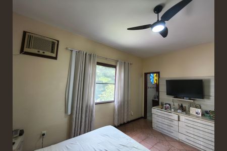 Casa à venda com 266m², 6 quartos e 6 vagasQuarto 1 Suite