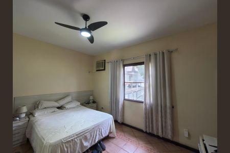 Casa à venda com 266m², 6 quartos e 6 vagasQuarto 1 Suite