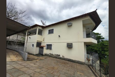 Casa à venda com 266m², 6 quartos e 6 vagasGaragem
