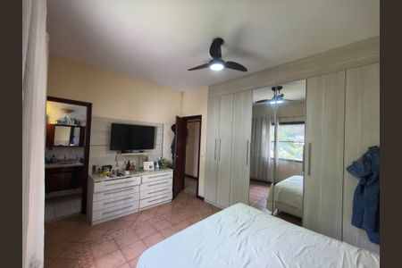 Casa à venda com 266m², 6 quartos e 6 vagasQuarto 1 Suite