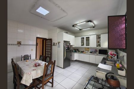 Casa à venda com 266m², 6 quartos e 6 vagasCozinha
