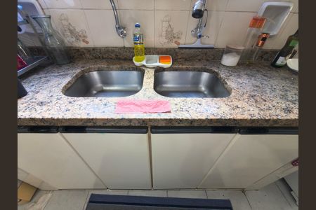 Casa à venda com 266m², 6 quartos e 6 vagasCozinha