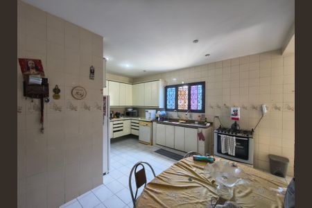 Casa à venda com 266m², 6 quartos e 6 vagasCozinha