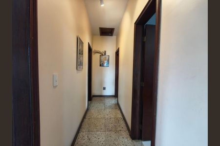 Casa à venda com 266m², 6 quartos e 6 vagasCorredor / Circulação