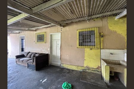 Casa à venda com 140m², 3 quartos e 1 vagaÁrea de Serviço e garagem