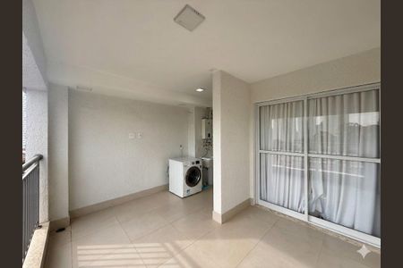 Apartamento à venda com 68m², 2 quartos e 1 vaga Apartamento à venda com 68m², 2 quartos e 1 vagaVaranda