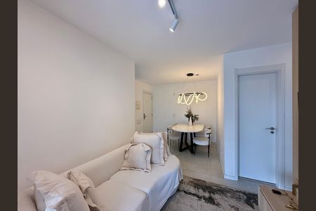 Apartamento à venda com 68m², 2 quartos e 1 vaga Apartamento à venda com 68m², 2 quartos e 1 vagaSala