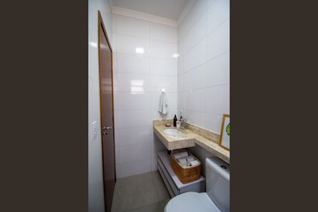 Casa de condomínio para alugar com 152m², 3 quartos e 4 vagas Casa de condomínio para alugar com 152m², 3 quartos e 4 vagasBanheiro da Suíte 2