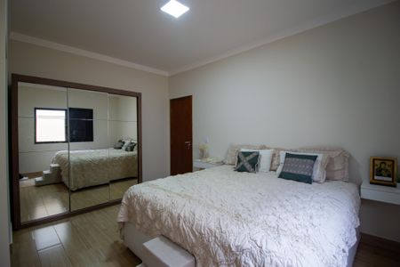 Casa de condomínio para alugar com 152m², 3 quartos e 4 vagas Casa de condomínio para alugar com 152m², 3 quartos e 4 vagasSuíte