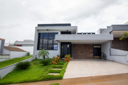 Casa de condomínio para alugar com 152m², 3 quartos e 4 vagas Casa de condomínio para alugar com 152m², 3 quartos e 4 vagasFachada