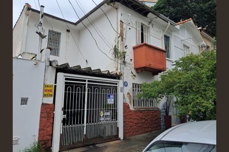 Casa para alugar com 120m², 3 quartos e 1 vaga Casa para alugar com 120m², 3 quartos e 1 vagaFachada
