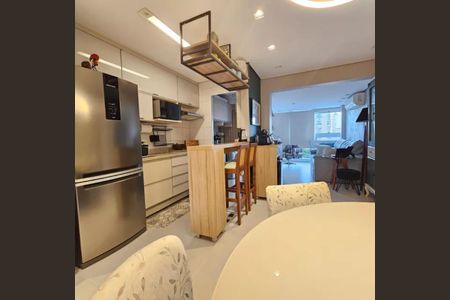 Apartamento à venda com 71m², 2 quartos e 2 vagas Apartamento à venda com 71m², 2 quartos e 2 vagasCozinha