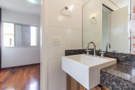 Apartamento à venda com 97m², 3 quartos e 2 vagasBanheiro da Suíte