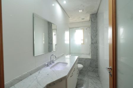 Apartamento para alugar com 128m², 2 quartos e 3 vagasBanheiro da Suíte 2