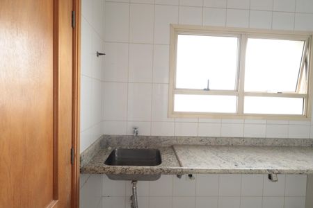 Apartamento para alugar com 128m², 2 quartos e 3 vagasÁrea de Serviço