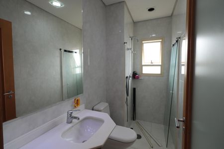 Apartamento para alugar com 128m², 2 quartos e 3 vagasBanheiro da Suíte 1