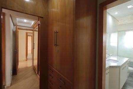 Apartamento para alugar com 128m², 2 quartos e 3 vagasCloset da suíte 2