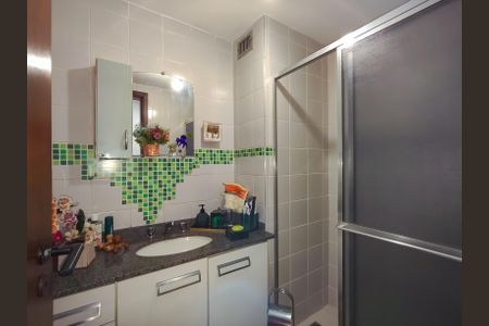 Apartamento à venda com 78m², 2 quartos e 1 vagaBanheiro Corredor