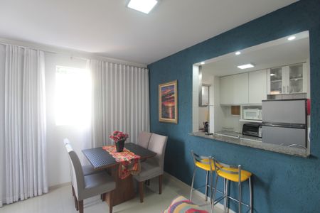 Sala de apartamento para alugar com 2 quartos, 80m² em Santa Rosa, Belo Horizonte