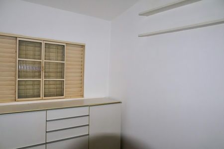 Casa de condomínio para alugar com 186m², 4 quartos e 3 vagas Casa de condomínio para alugar com 186m², 4 quartos e 3 vagasQuarto