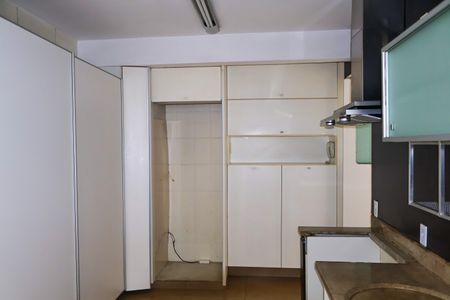 Casa de condomínio para alugar com 186m², 4 quartos e 3 vagas Casa de condomínio para alugar com 186m², 4 quartos e 3 vagasCozinha