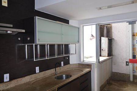 Casa de condomínio para alugar com 186m², 4 quartos e 3 vagas Casa de condomínio para alugar com 186m², 4 quartos e 3 vagasCozinha